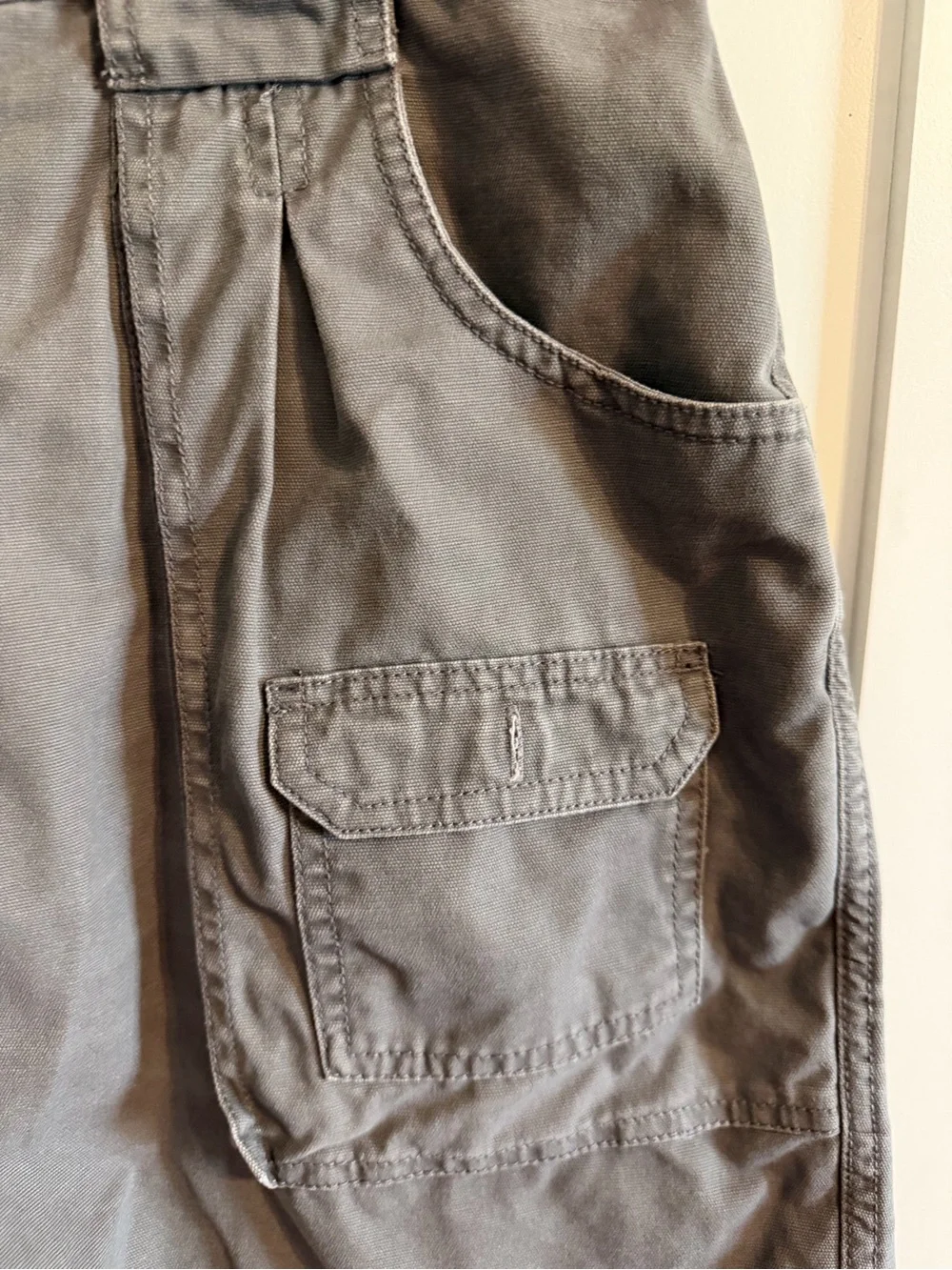 Men's Cargo Shorts in Gray - Classic Utility Style
